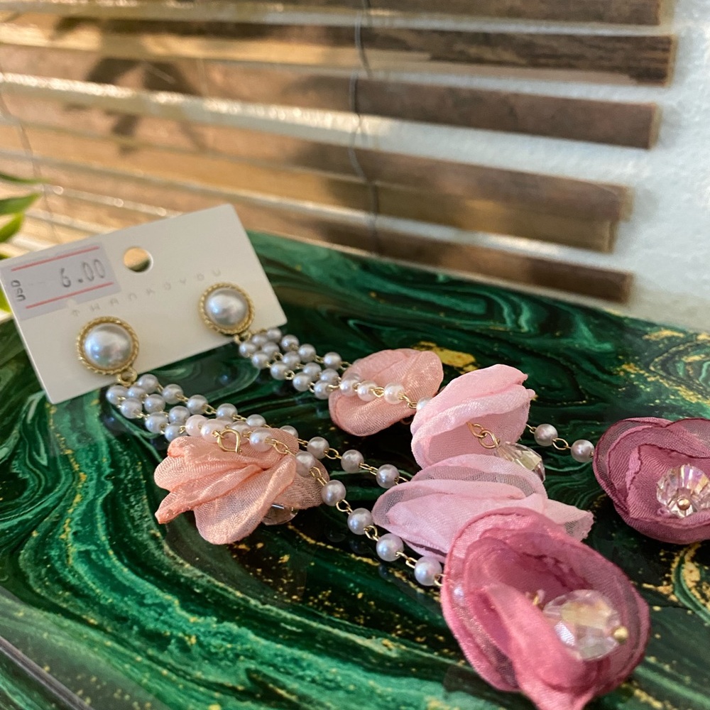 Flower earrings pink ombré pearls